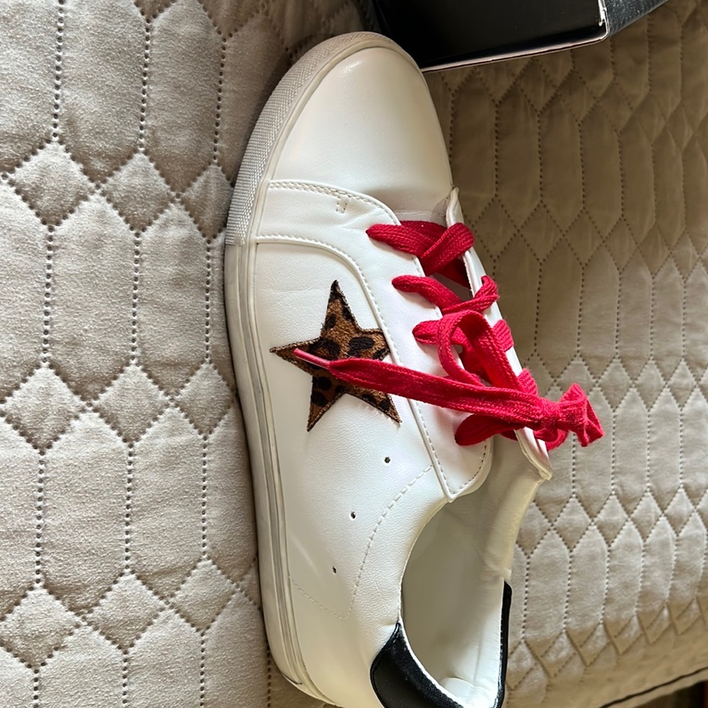 Cute sneaker from fabrik boutique shushop